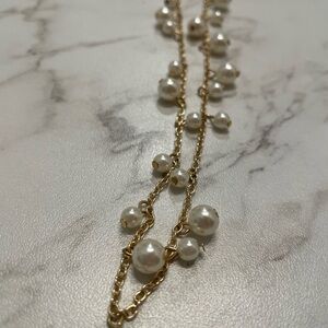 Elegant Gold and Pearl Necklace